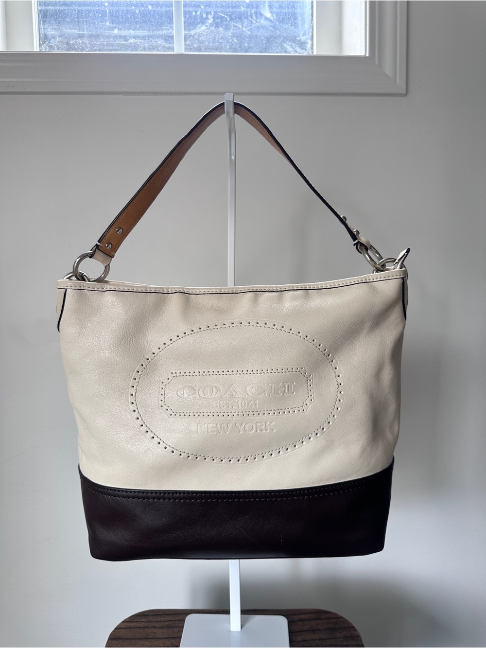 Coach Two-Tone Cream and Dark Brown Leather Shoulder Bag with Tan Strap - Picture 5 of 16